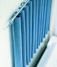 Manual opening and closing curtain